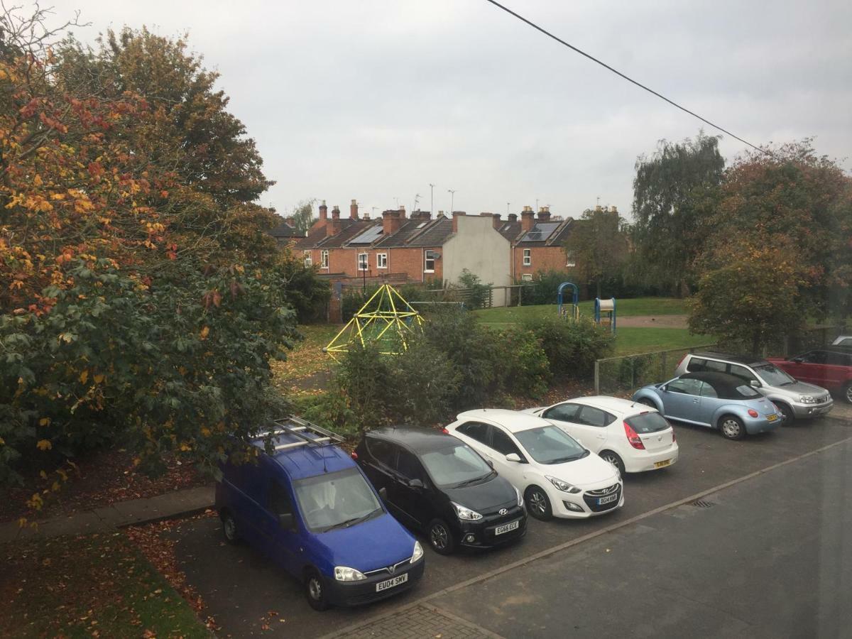 Well Presented 2 Bedroom House - Sleeps Four Leamington Spa Exterior photo