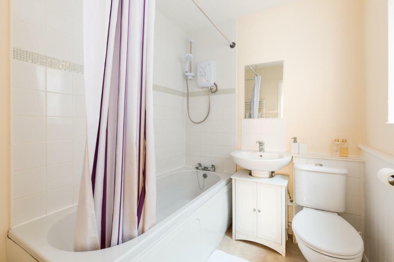 Well Presented 2 Bedroom House - Sleeps Four Leamington Spa Exterior photo