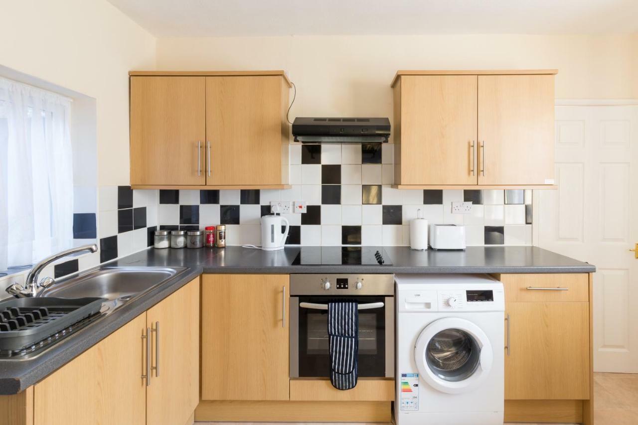 Well Presented 2 Bedroom House - Sleeps Four Leamington Spa Exterior photo