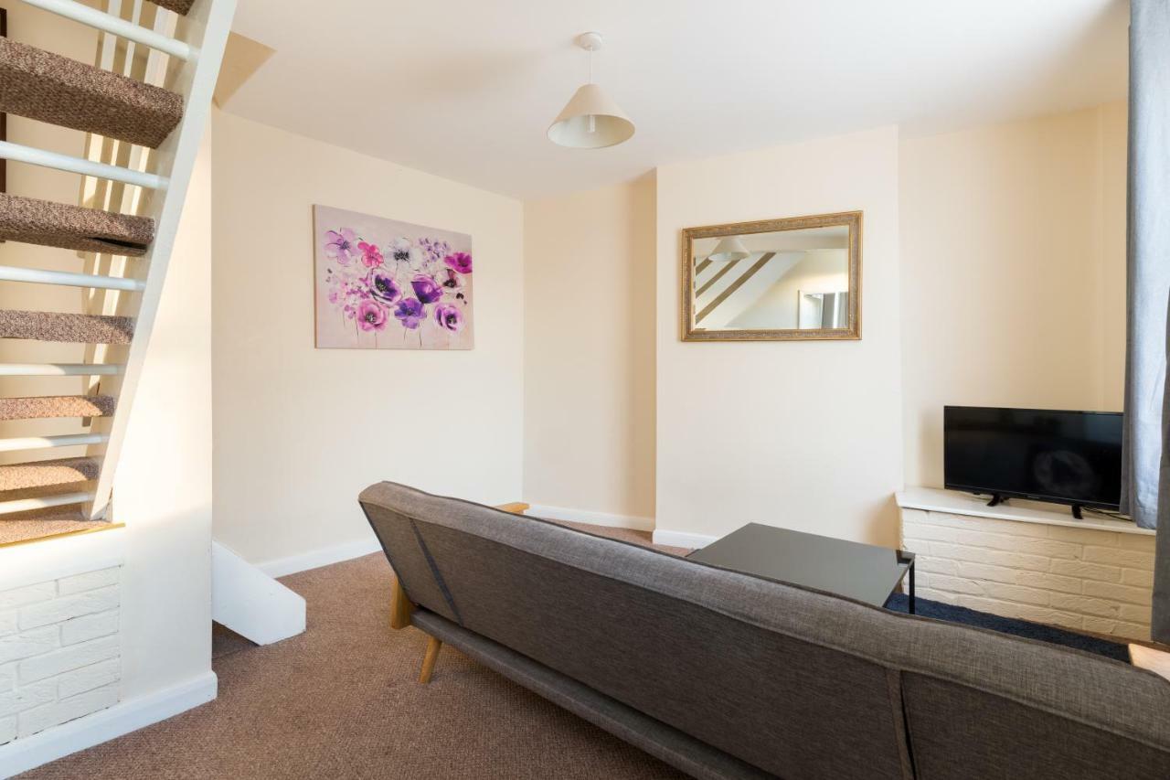 Well Presented 2 Bedroom House - Sleeps Four Leamington Spa Exterior photo