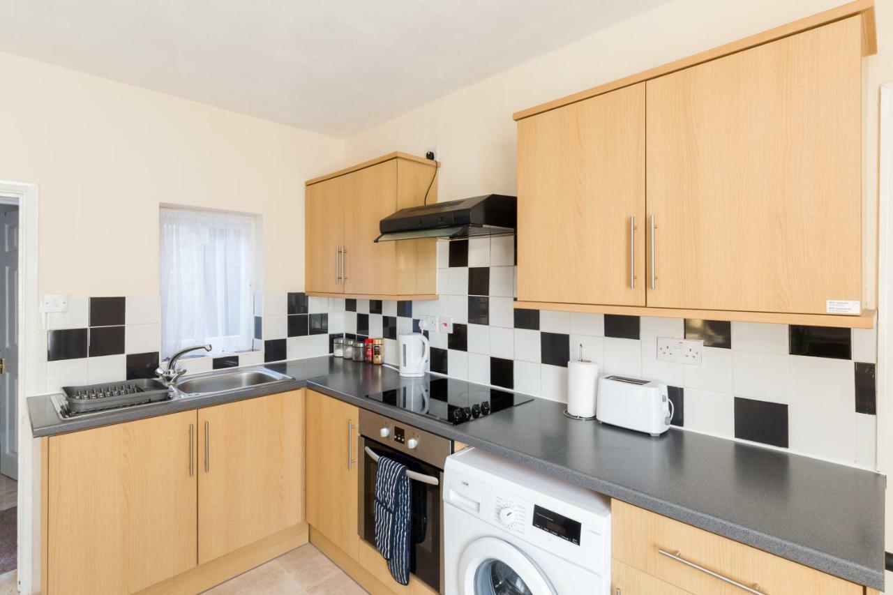 Well Presented 2 Bedroom House - Sleeps Four Leamington Spa Exterior photo